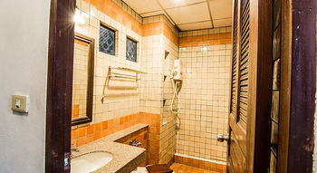 Hotel Sutus Court 4