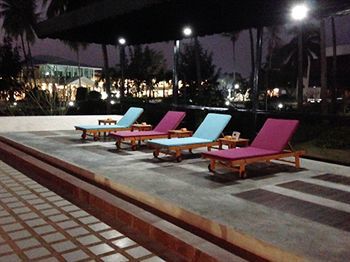 Resort Suwan Driving Range And
