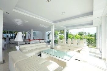 Luxury 5 Star 8 Bedrooms Hotel