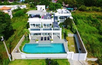 Luxury 5 Star 8 Bedrooms Hotel