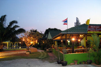 Sanghirun Hotel Pran Buri