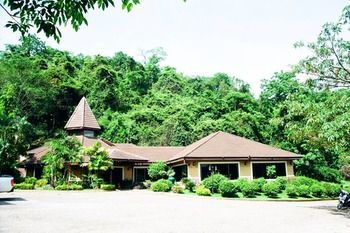 Khao Yai Wanalee And