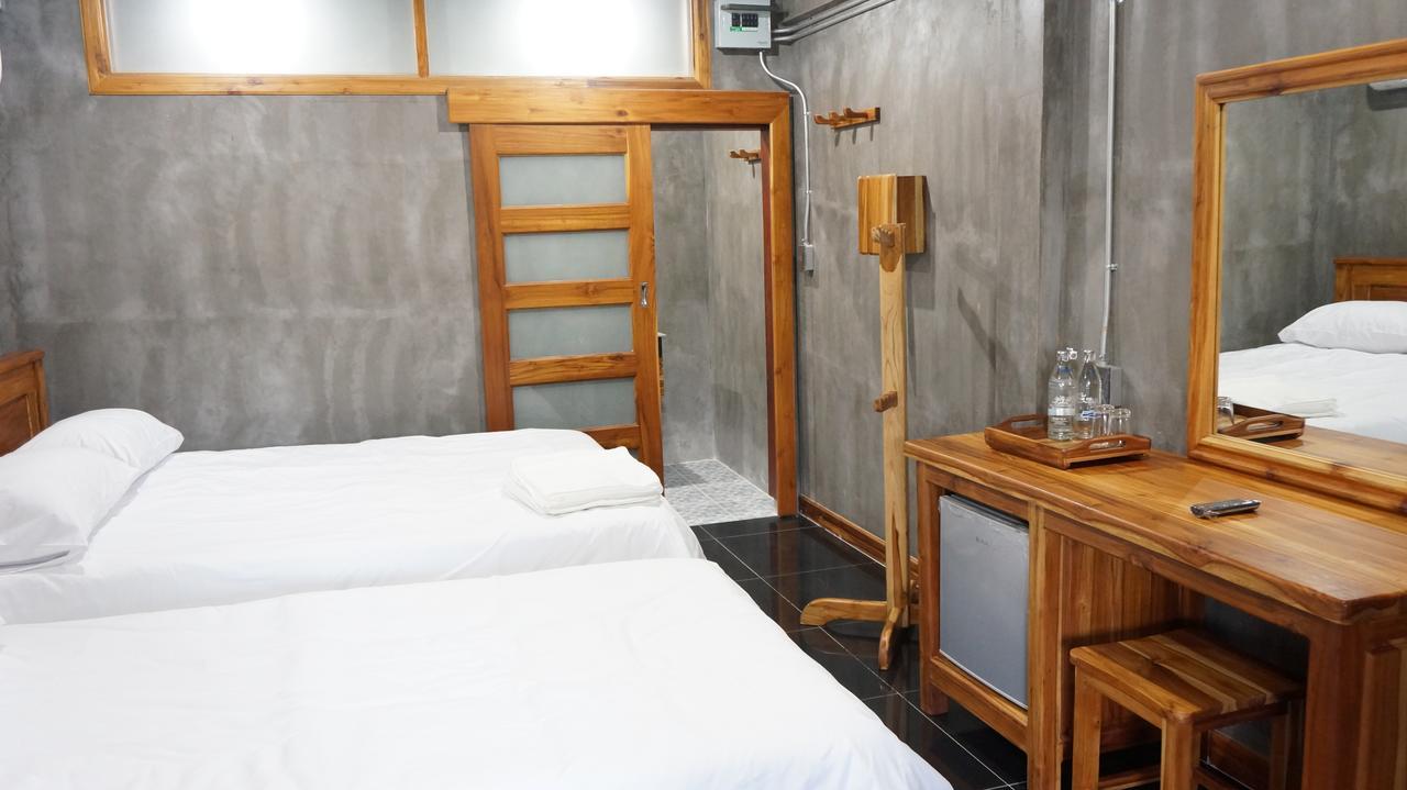 River Hostel *