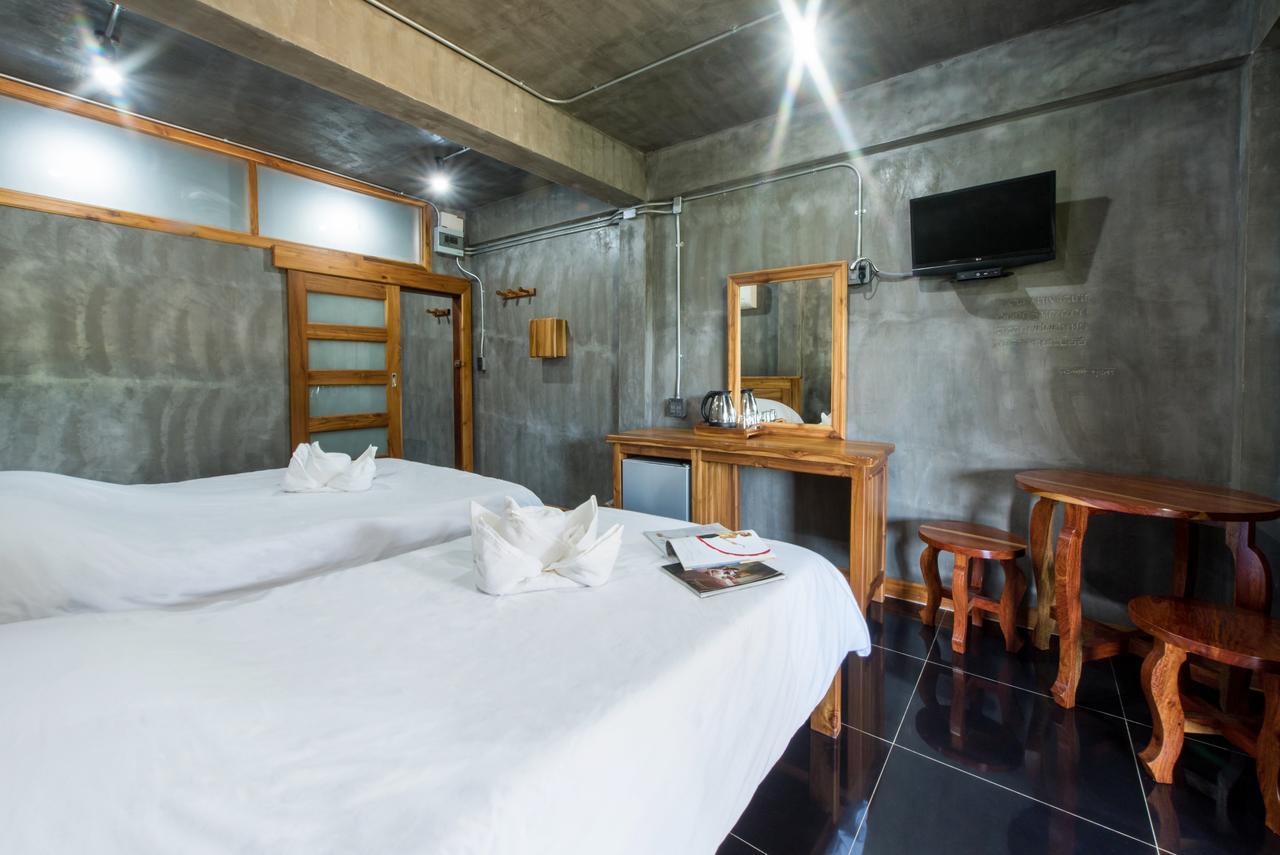 River Hostel Thong Pha Phum