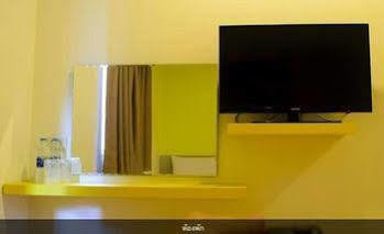 At Phuket Airport Hotel Ban Bo Han