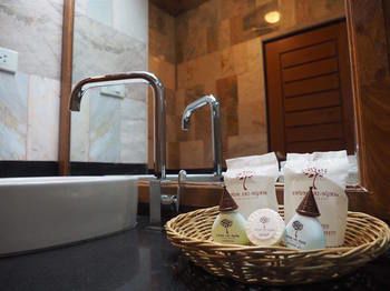 Khum Sai Ngam & Hotel