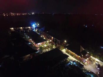 Khum Sai Ngam & 2*