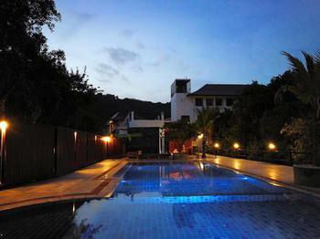 Khum Sai Ngam & Hotel 2*