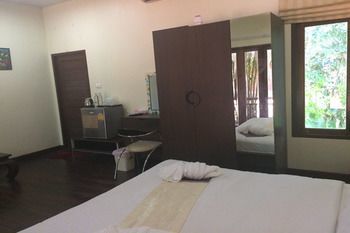 Palms Hill 3*