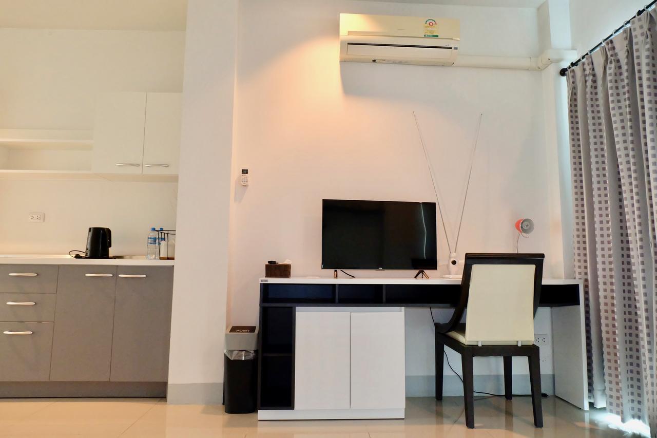 Dewyhouse Hostel *