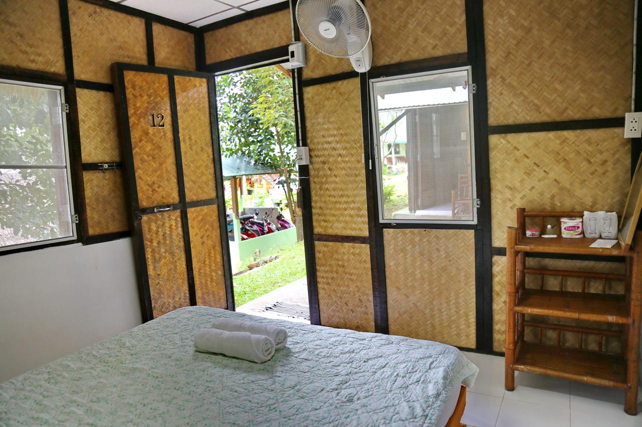 Tp Hut Resort *