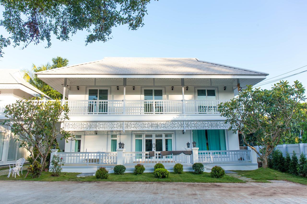 Resort Moeimanee 3*