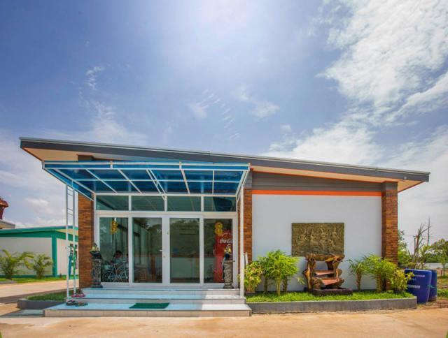 Hotel The 3*