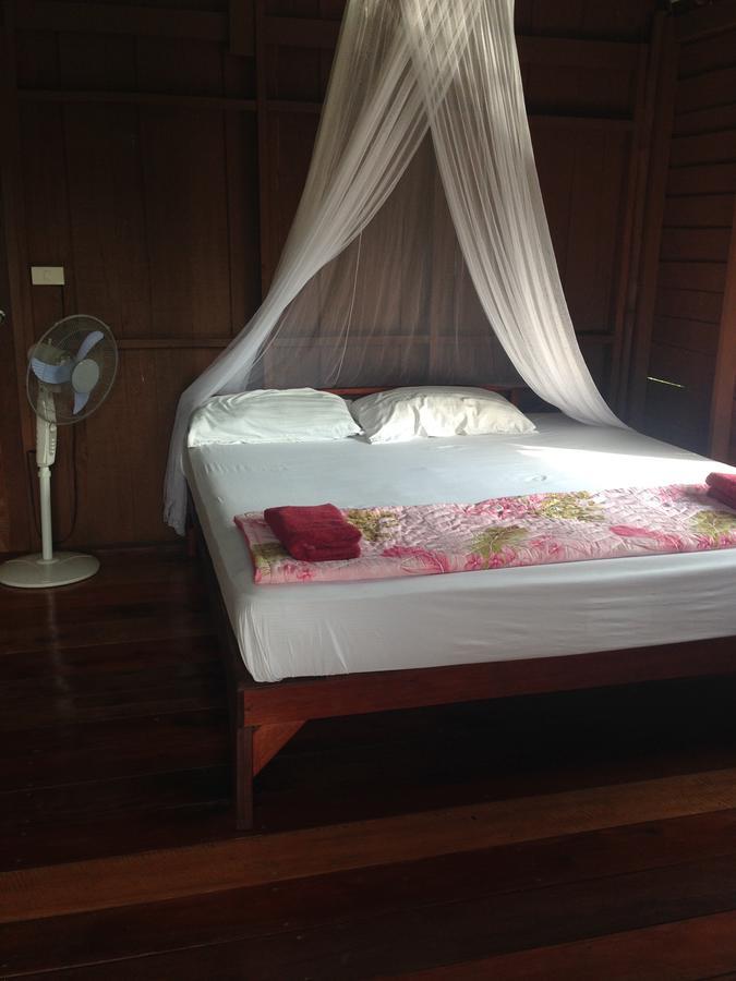 Resort Frog Garden Hut *