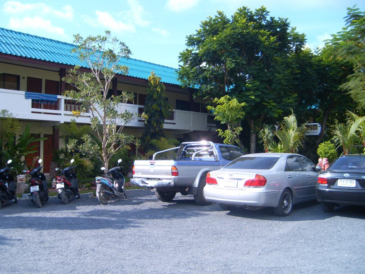 Hotel Baan Karnjana *