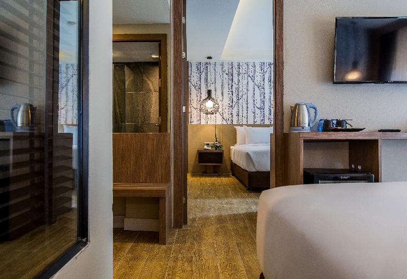 Hotel Glow Krabi 4*