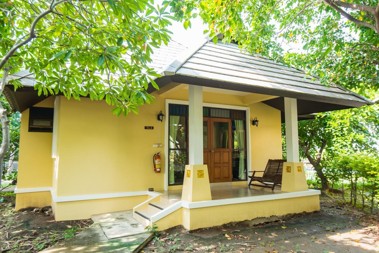 Hotel Baan Talay Cream 3*