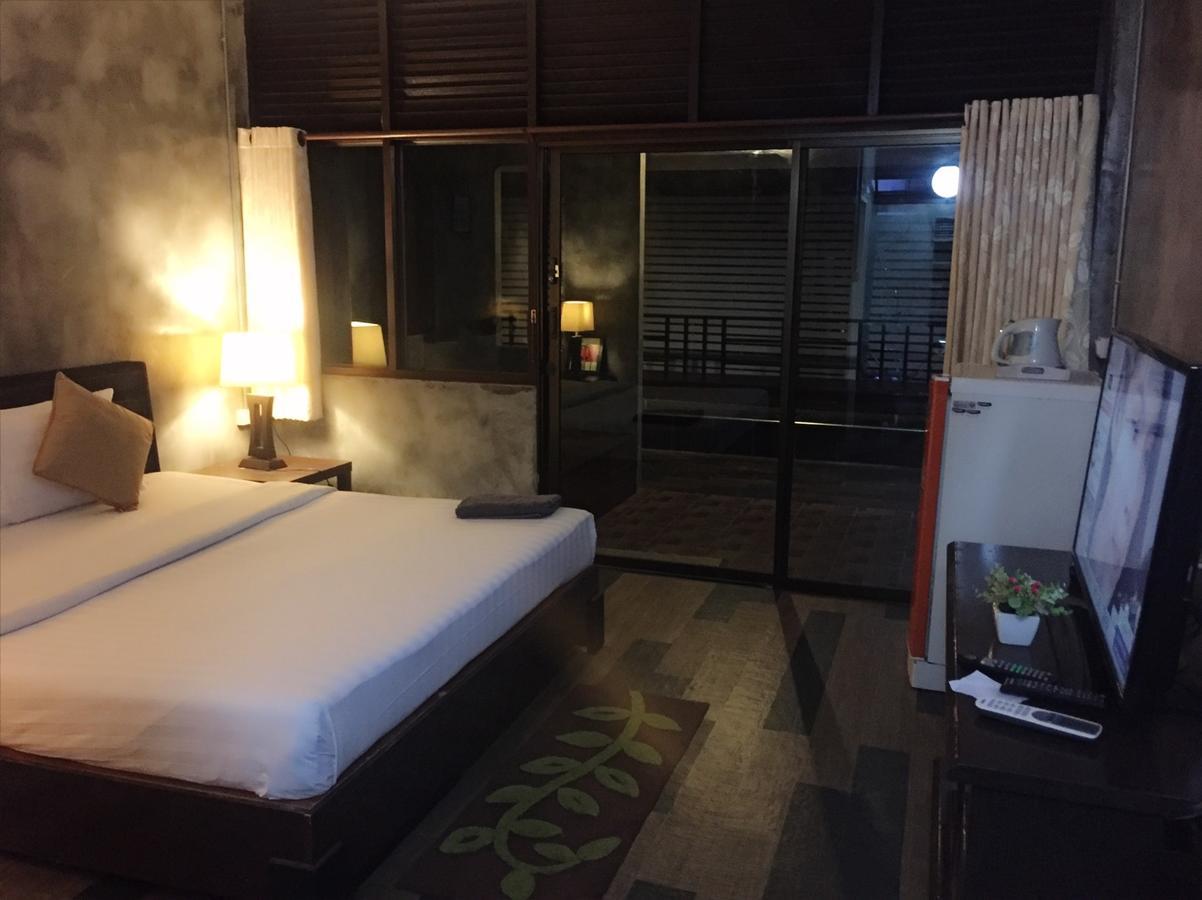 Hotel Crescent Bay *
