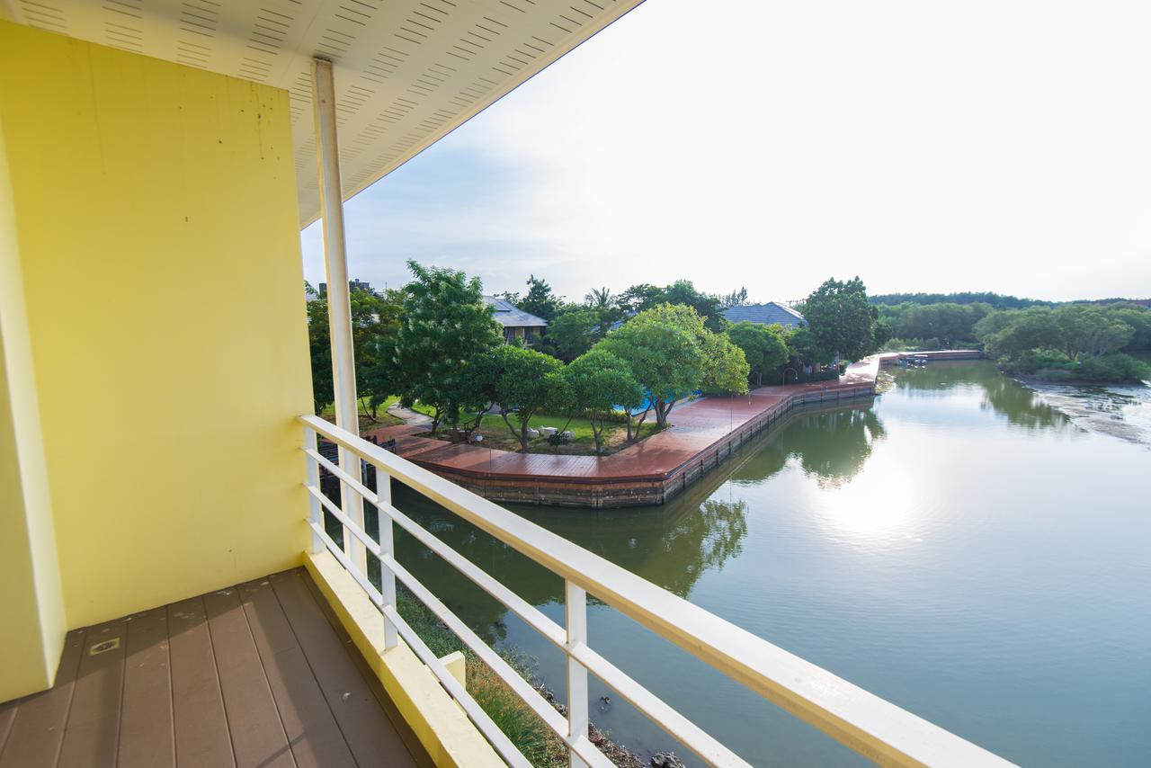 Hotel Baan Talay Cream 3*