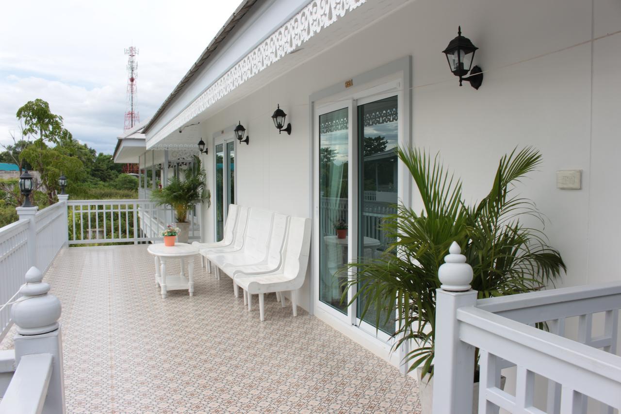 Resort Moeimanee 3*