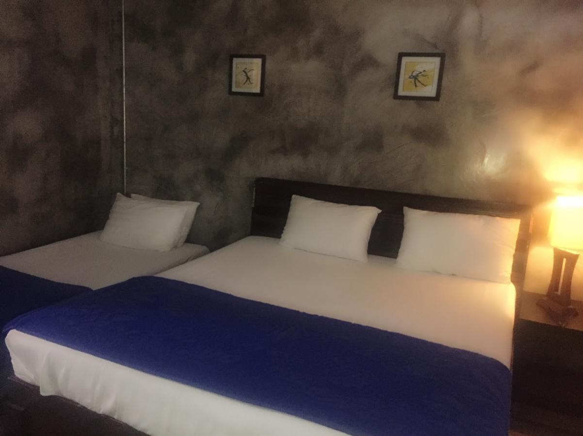 Hotel Crescent Bay *