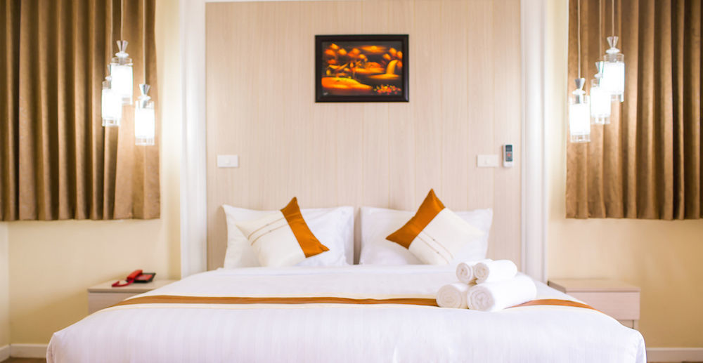 Saint Tropez 2* Chao Lao Beach