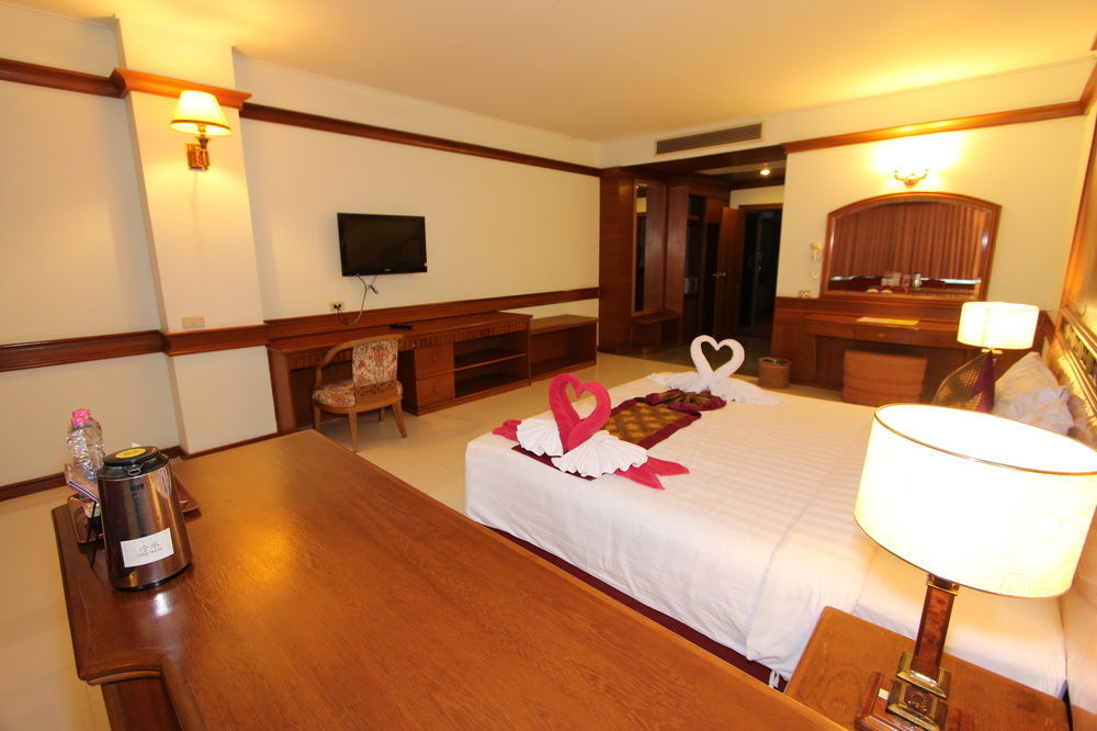 The Camelot 4* Pattaya