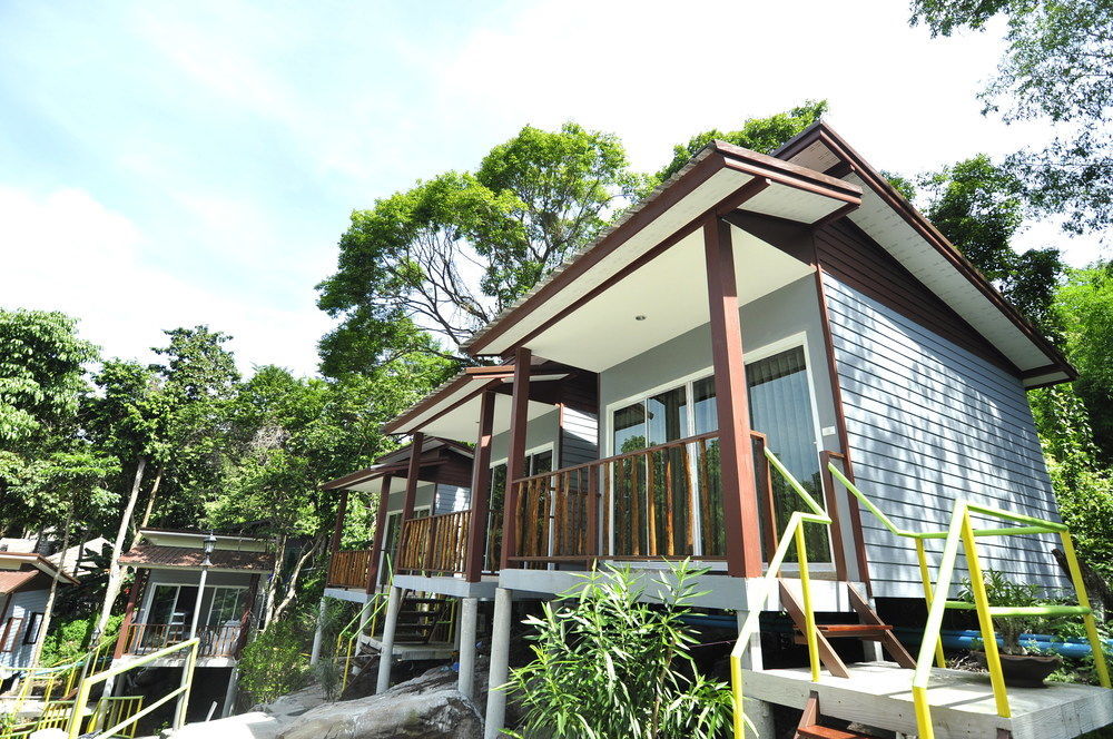 Resort Sea View 2*