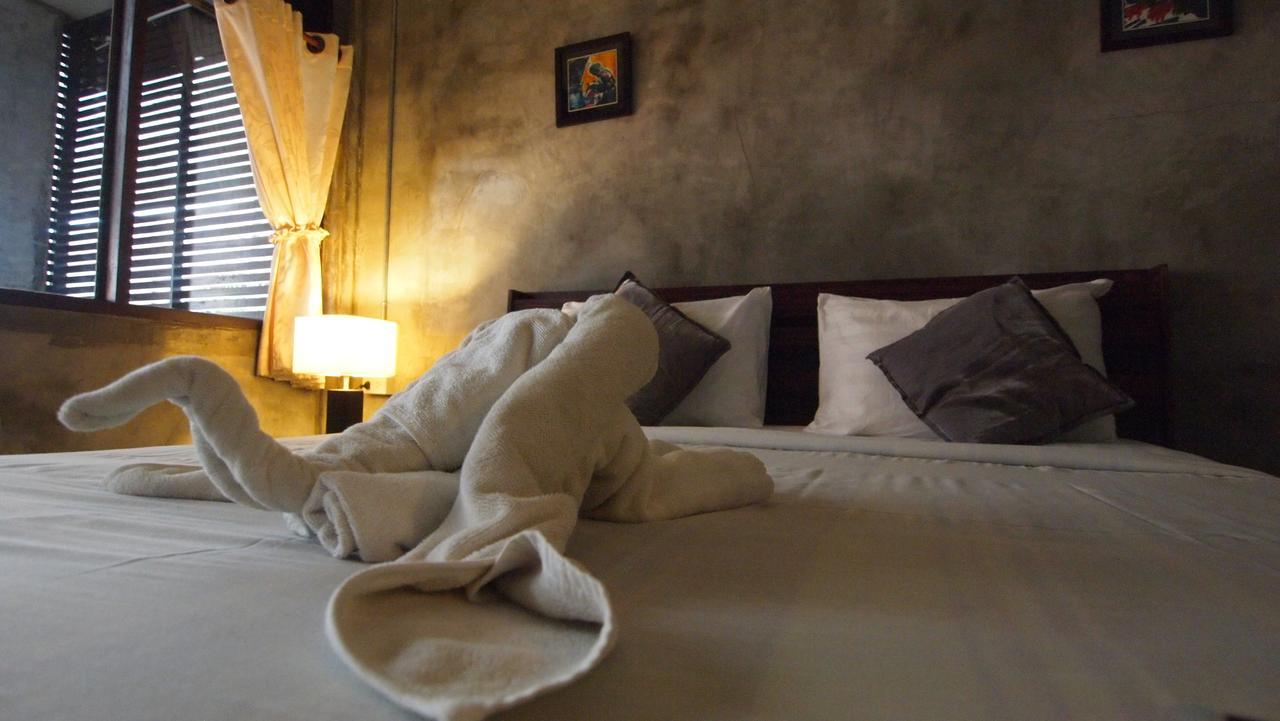 Hotel Crescent Bay *
