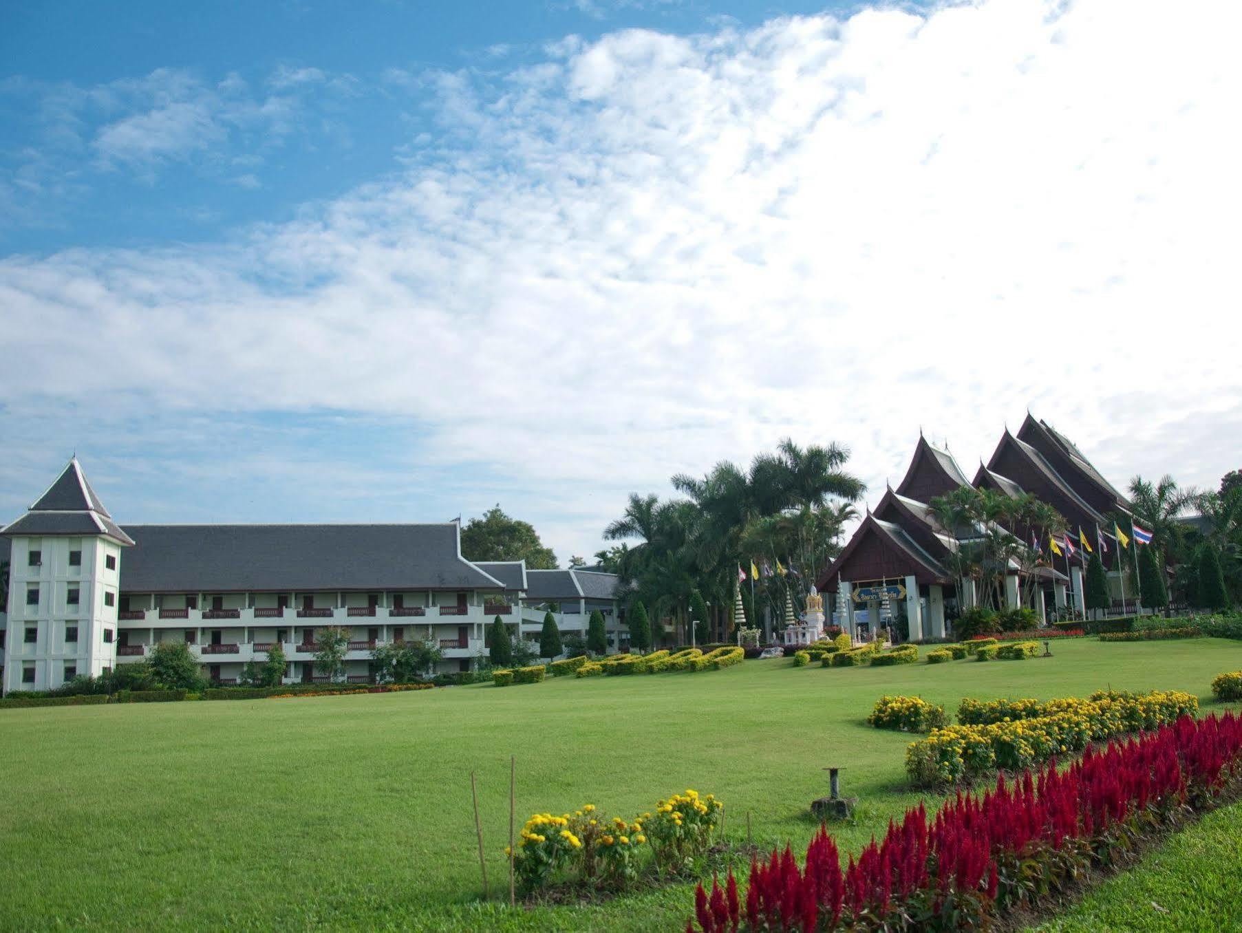 Hotel Wiang Indra Riverside 4*