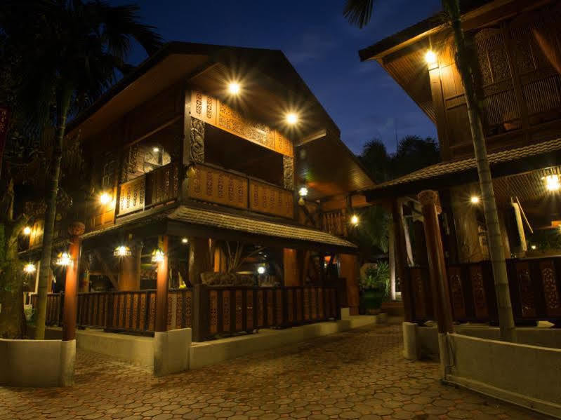 Hotel Heuan Parittapa Lanna Baan Tawai 3*