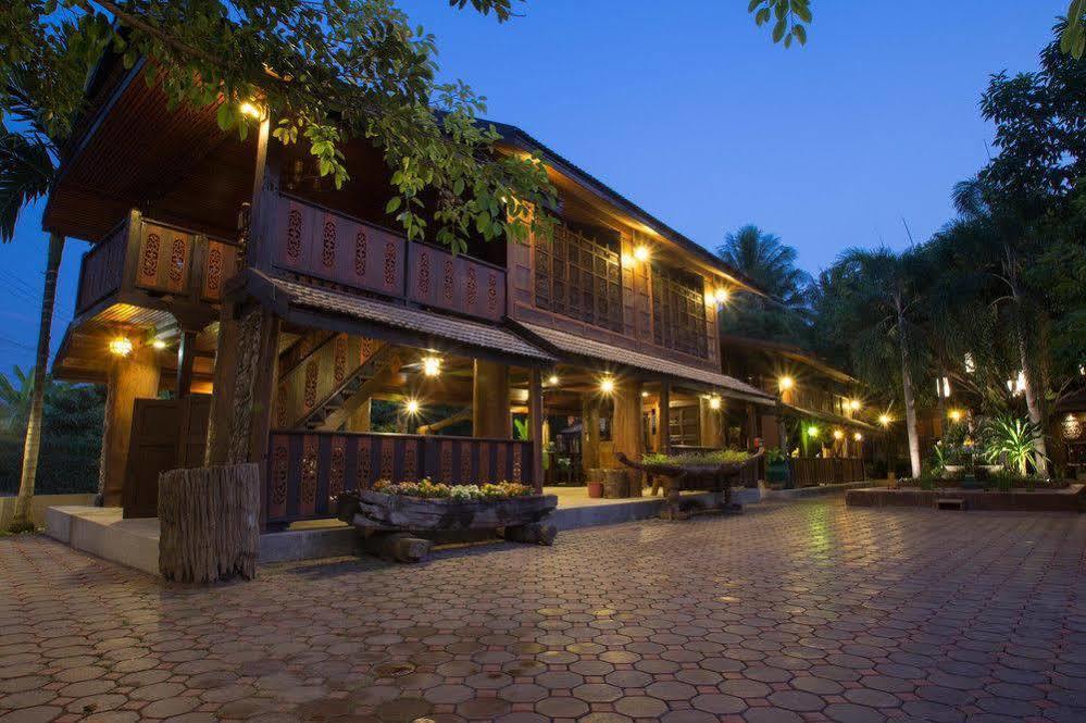 Hotel Heuan Parittapa Lanna Baan Tawai 3*