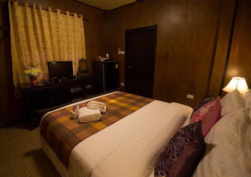 Heuan Parittapa Lanna Baan Tawai 3* Chiang Mai