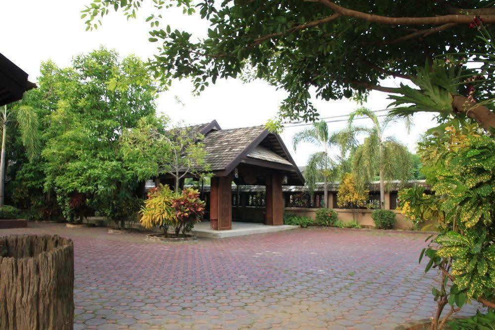 Hotel Heuan Parittapa Lanna Baan Tawai 3*