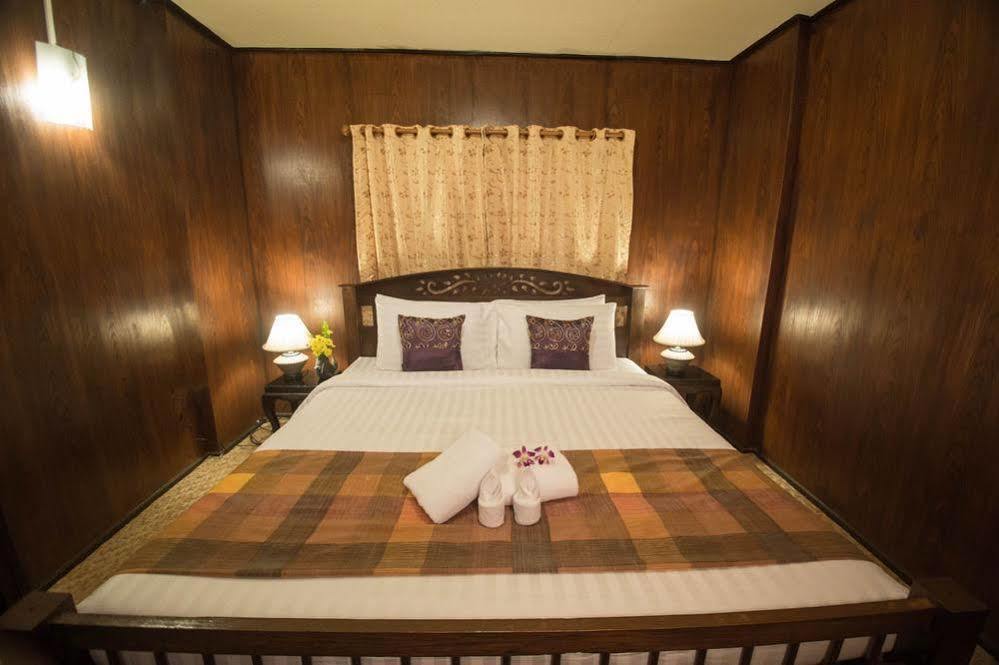 Hotel Heuan Parittapa Lanna Baan Tawai 3*
