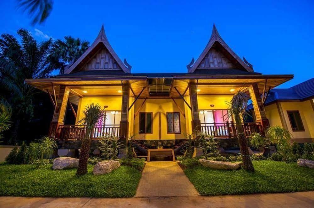 Dusit Phuphaya 4* Ao Luek