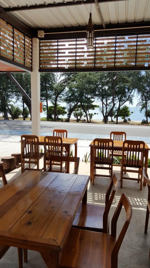 Yellow House Rayong 3* Ban Phe