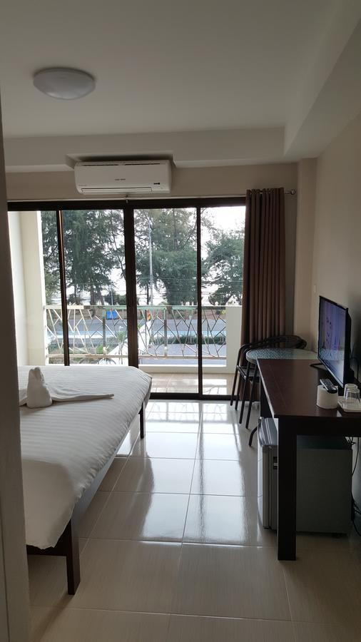 Yellow House Rayong 3* Ban Phe