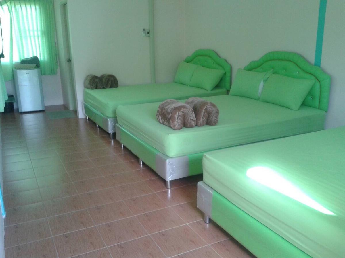 Resort บ้านเรือนไท Ban Ruenthai Muaklek 2*