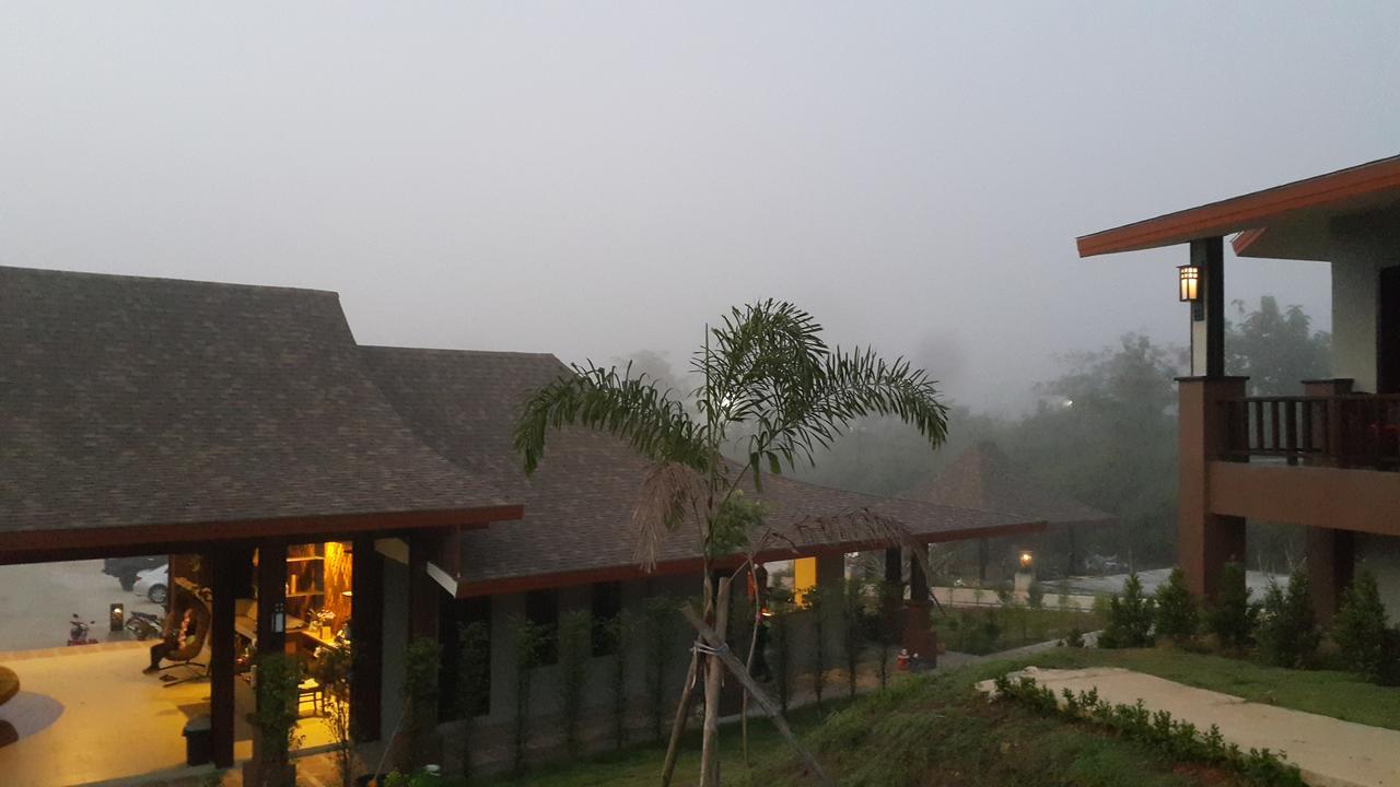 Phu Chom Mork 3* Sangkhla Buri