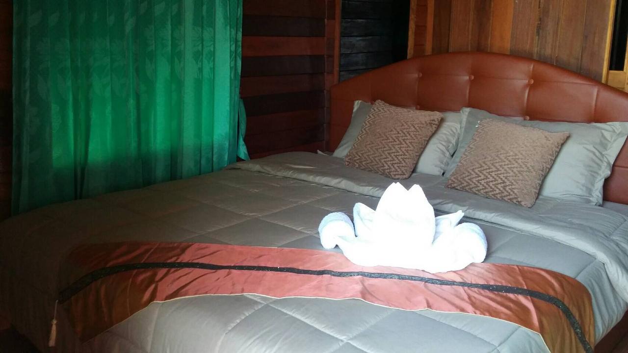 บ้านเรือนไท Ban Ruenthai Muaklek 2* Muak Lek