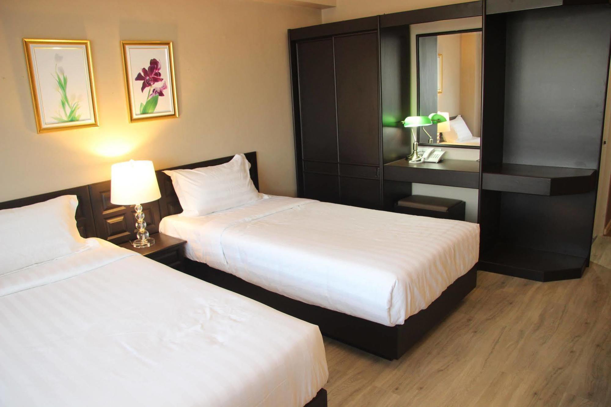 Taris Art 3* Phrae
