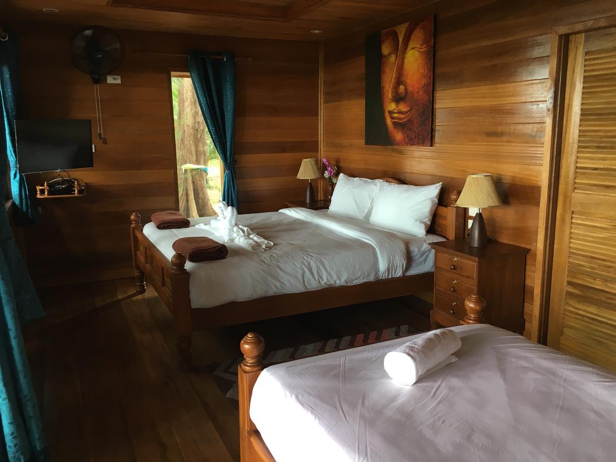 Aow Yai Bungalows 2* Koh Phayam