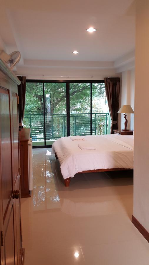 Hotel Garden Corner & 3*