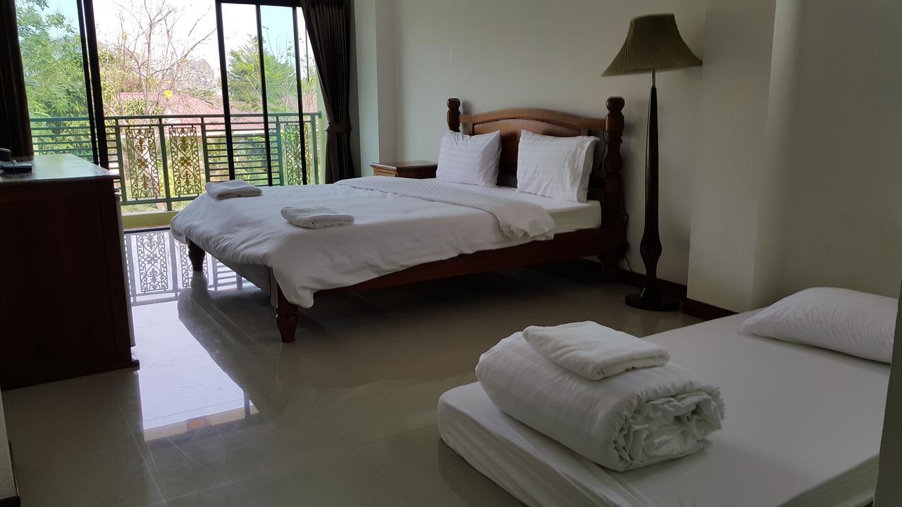 Hotel Garden Corner & 3*