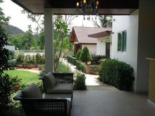 The Hillside 3* Pran Buri