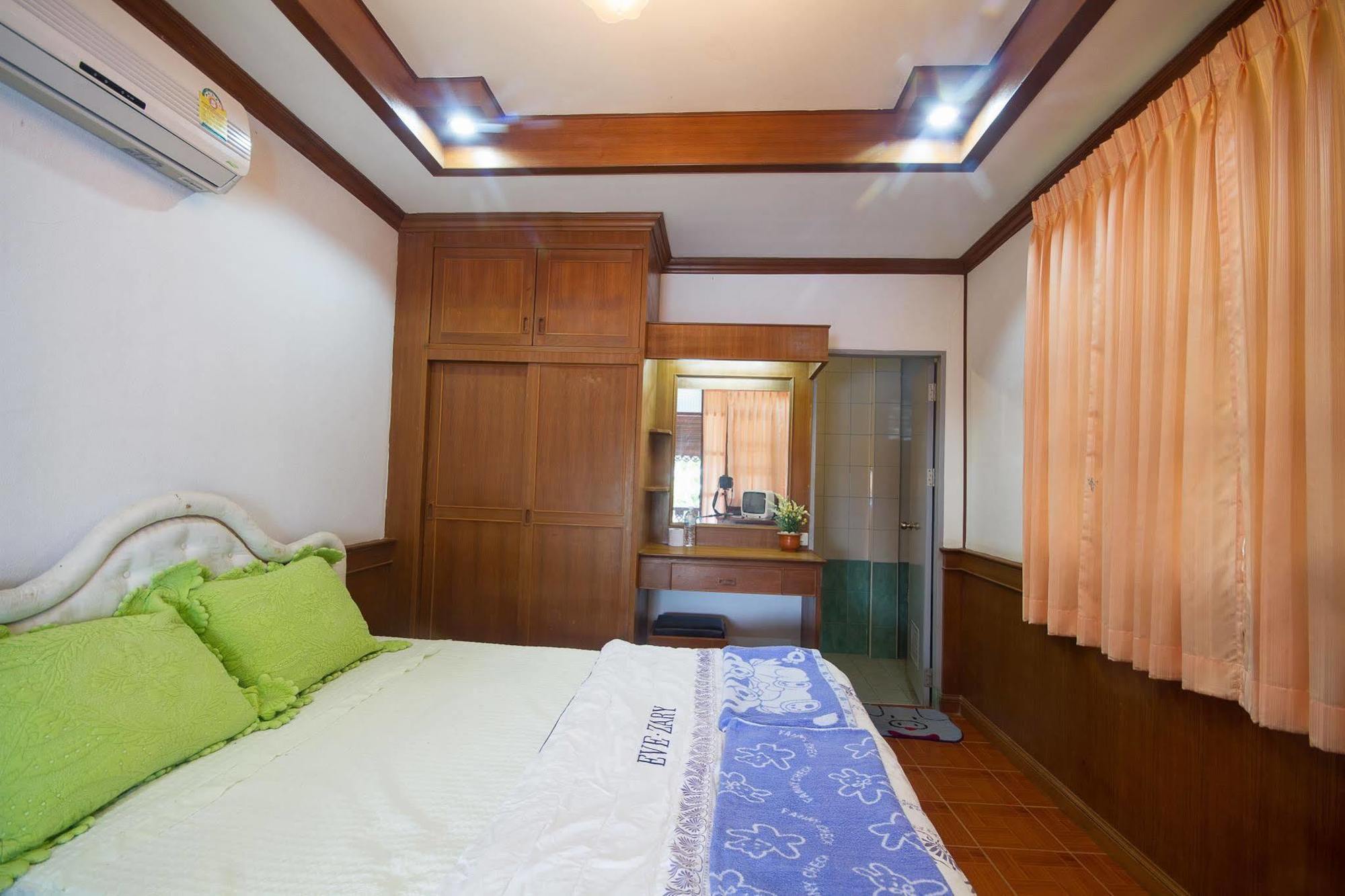 Guest house Tanyaporn House 2*