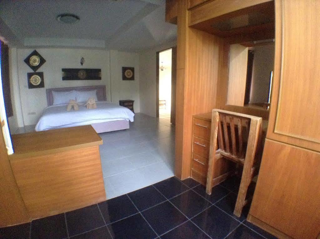 Guest house Sweet Honey Pranburi 3*