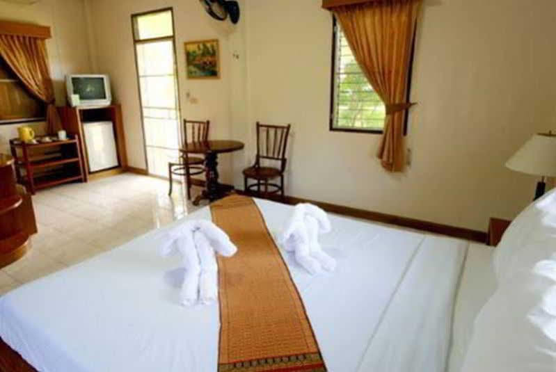 Villa Naiharn Garden *