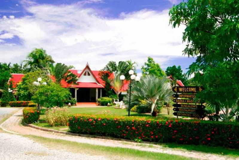 Villa Naiharn Garden *